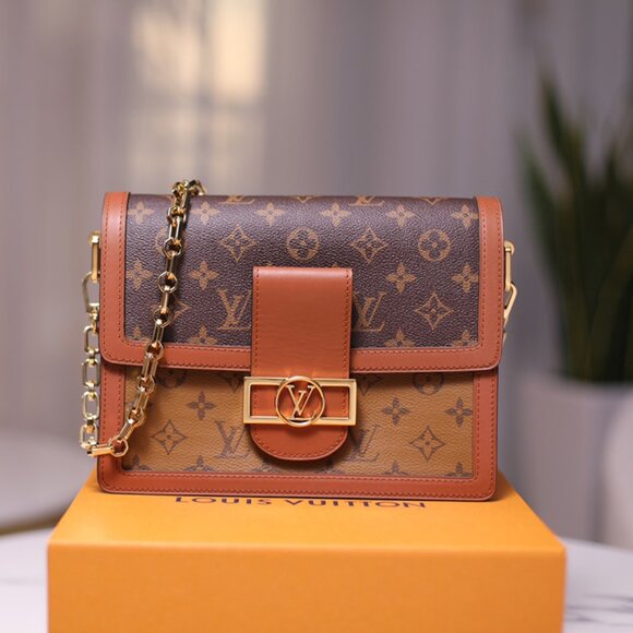 Louis Vuitton MM/Medium Dauphine Shoulder Bag - Picture 1 of 7